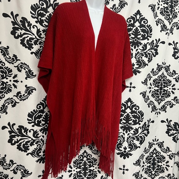 Anna & Ava Red Fringe Shawl NWT - Picture 2 of 6